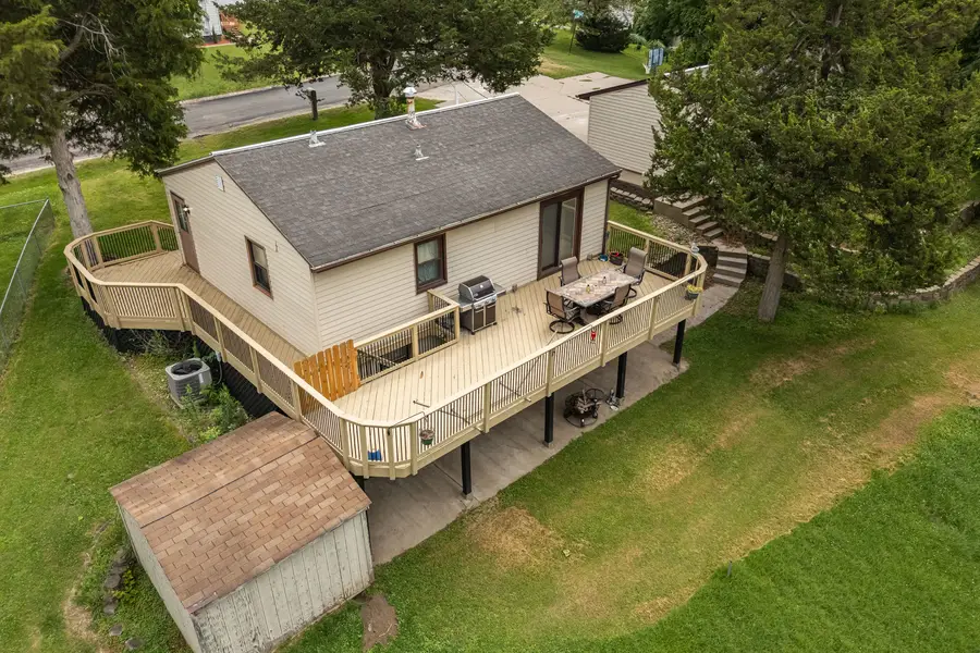 642 8th Street, Silvis, IL 61282 - #3