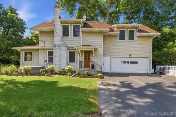 32W183 Glos Street, Wayne, IL 60184