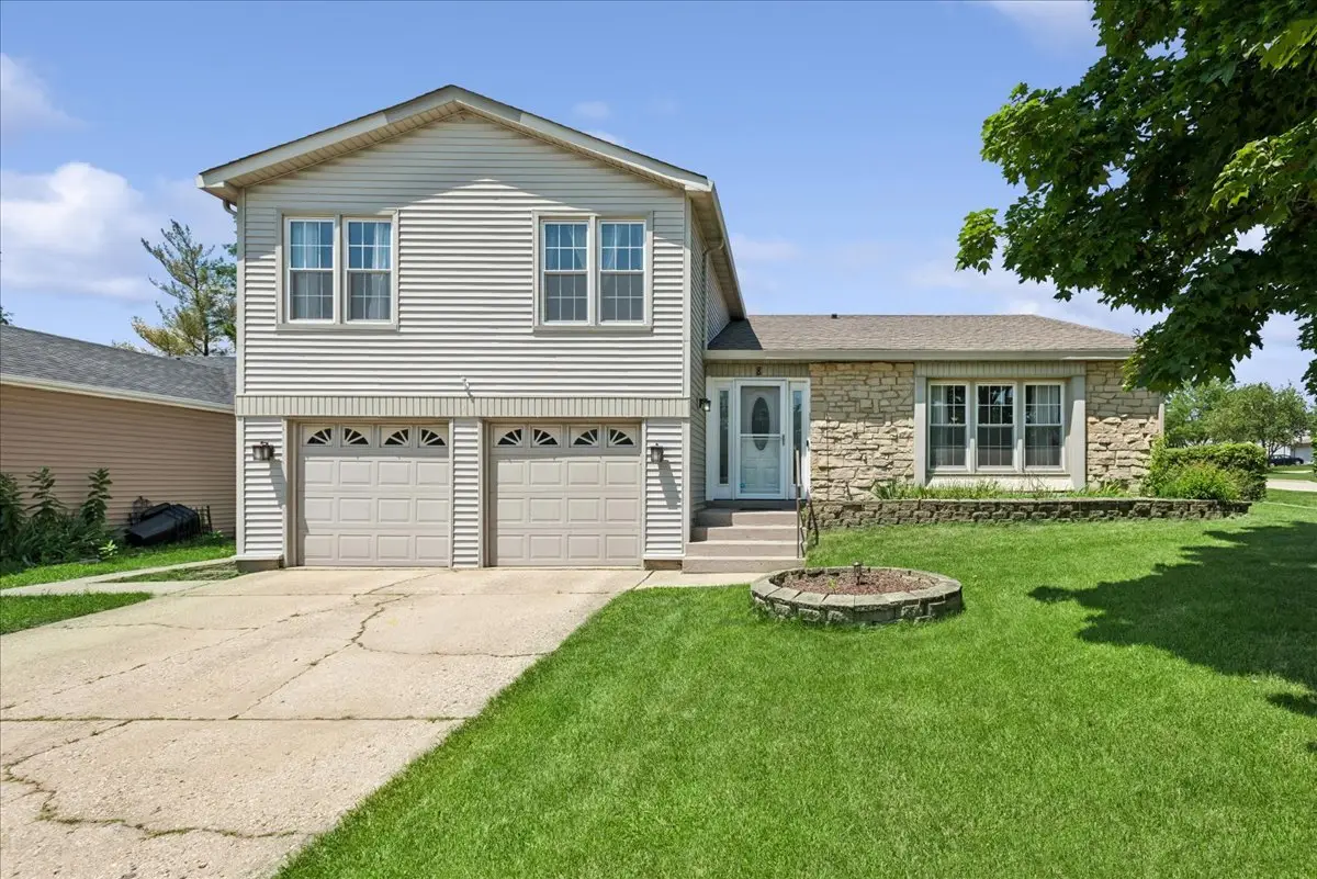8 Auburn Drive, Glendale Heights, IL 60139 - #1