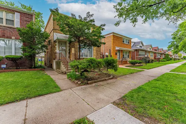 8238 S Prairie Avenue, Chicago, IL 60619