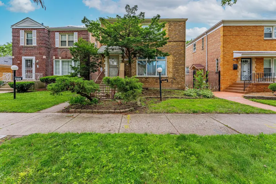 8238 S Prairie Avenue, Chicago, IL 60619 - #2