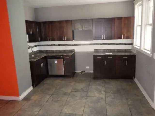 7916 S East End Avenue, Chicago, IL 60617 - #2