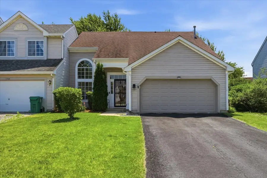 15 W Country Walk Drive W, Round Lake Beach, IL 60073 - #2