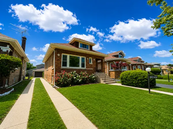 2010 S 11th Avenue, Maywood, IL 60153