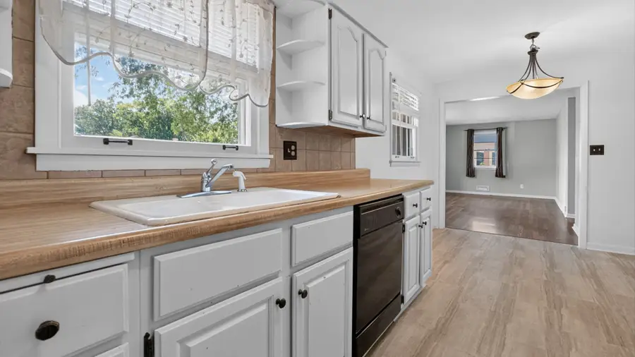 919 Vale Street, Bloomington, IL 61701 - #3