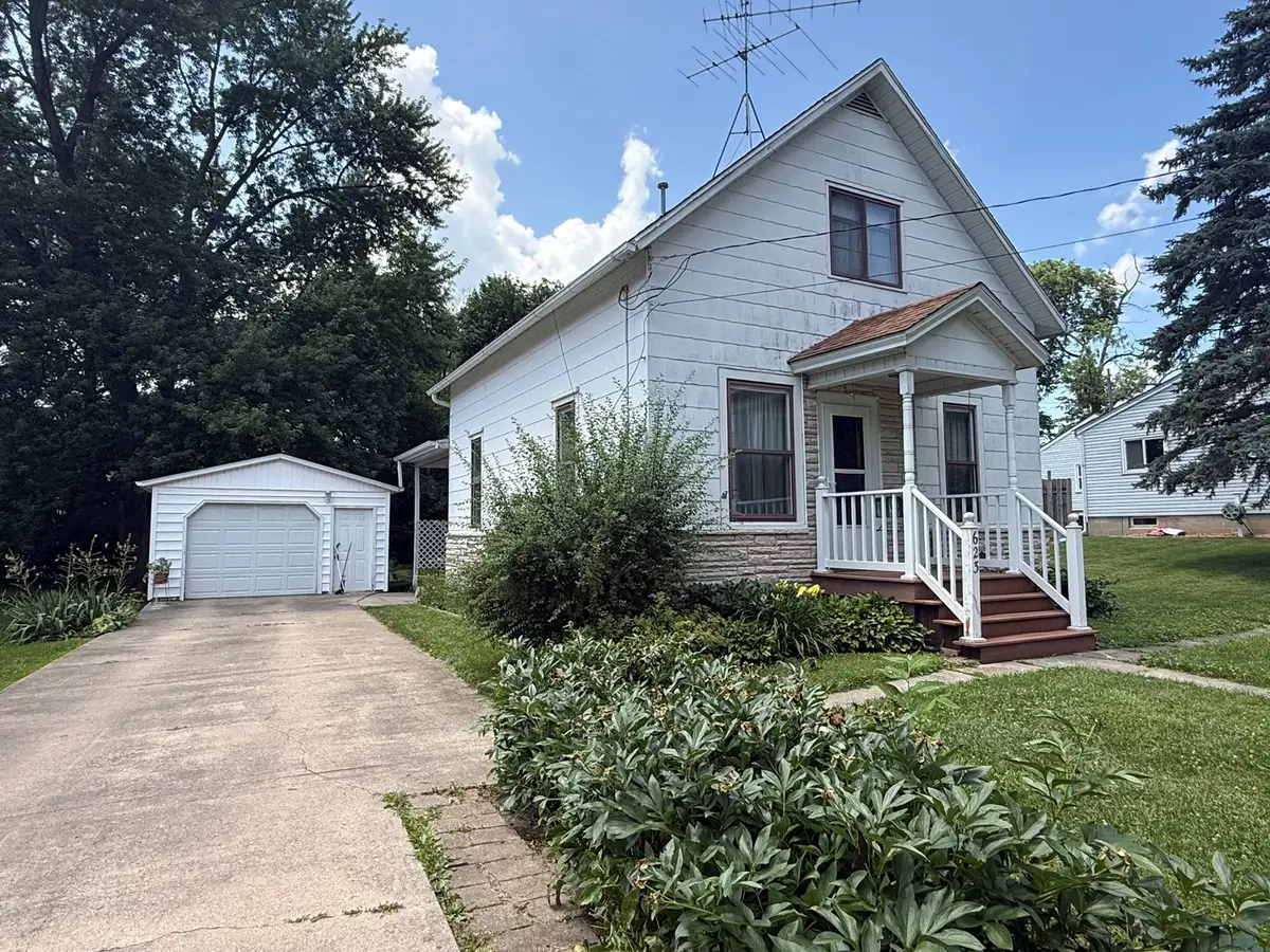 623 Sterling Avenue, Dixon, IL 61021 - #1