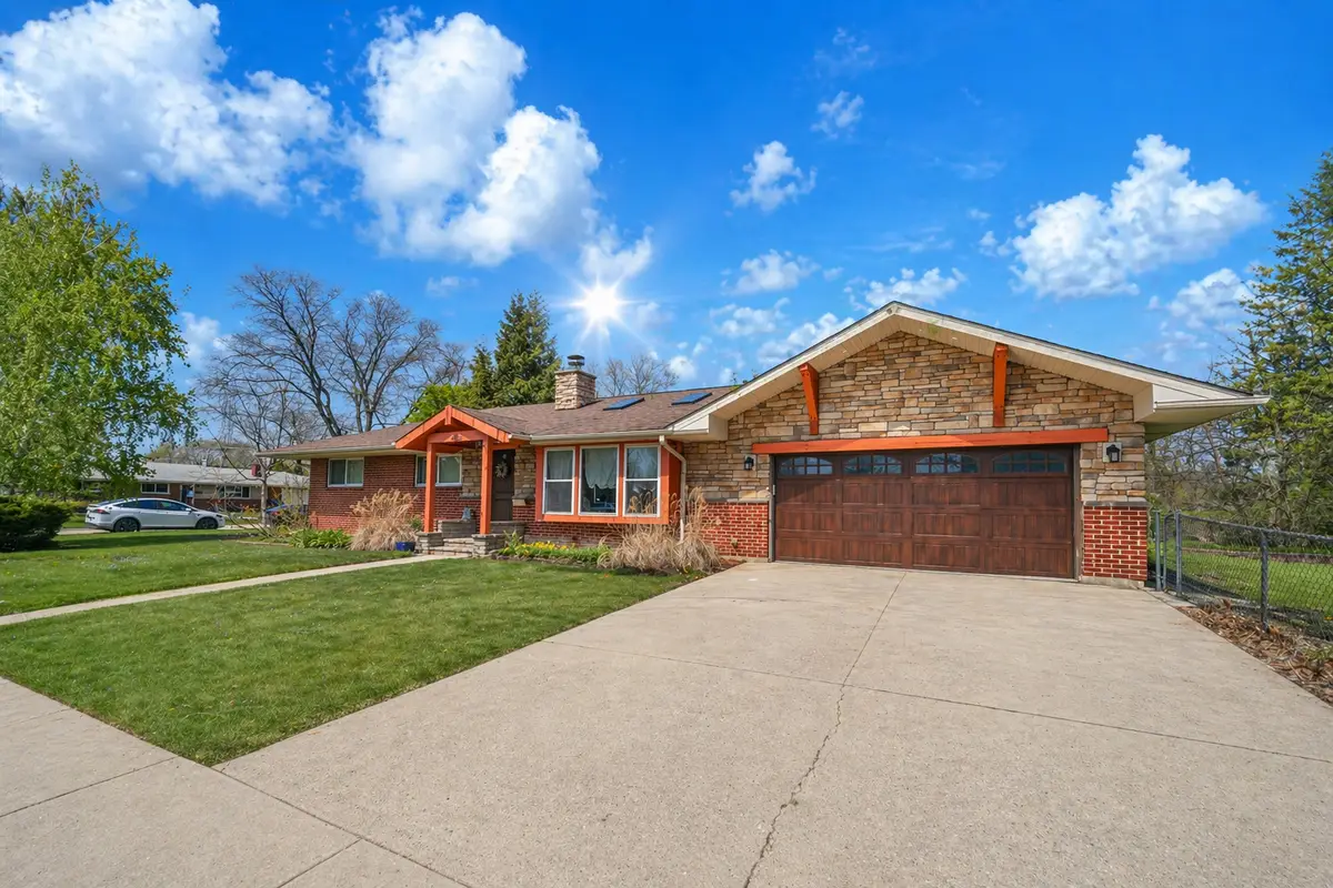 256 W Kathleen Drive, Des Plaines, IL 60016 - #1