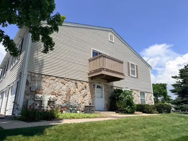 1017 Newport Harbor #1017, Schaumburg, IL 60193