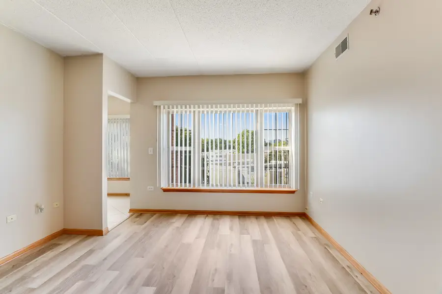1200 S Prospect Avenue #303, Elmhurst, IL 60126 - #3