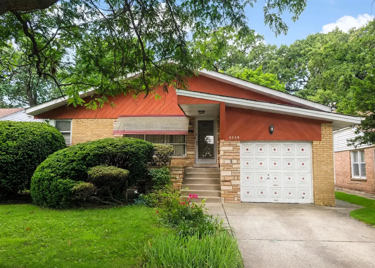9528 S Brandt Avenue, Oak Lawn, IL 60453 - #1