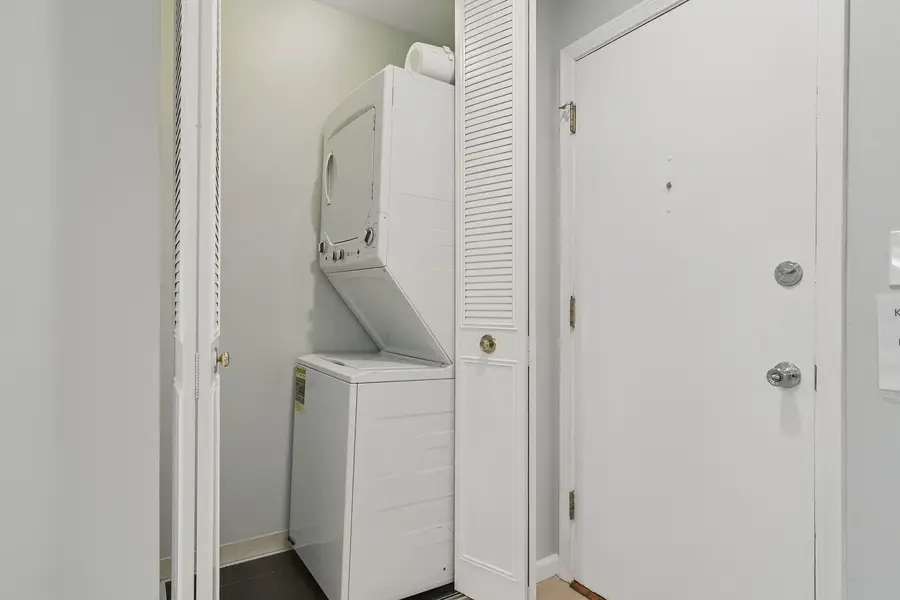 706 E Algonquin Road #K204, Arlington Heights, IL 60005 - #3