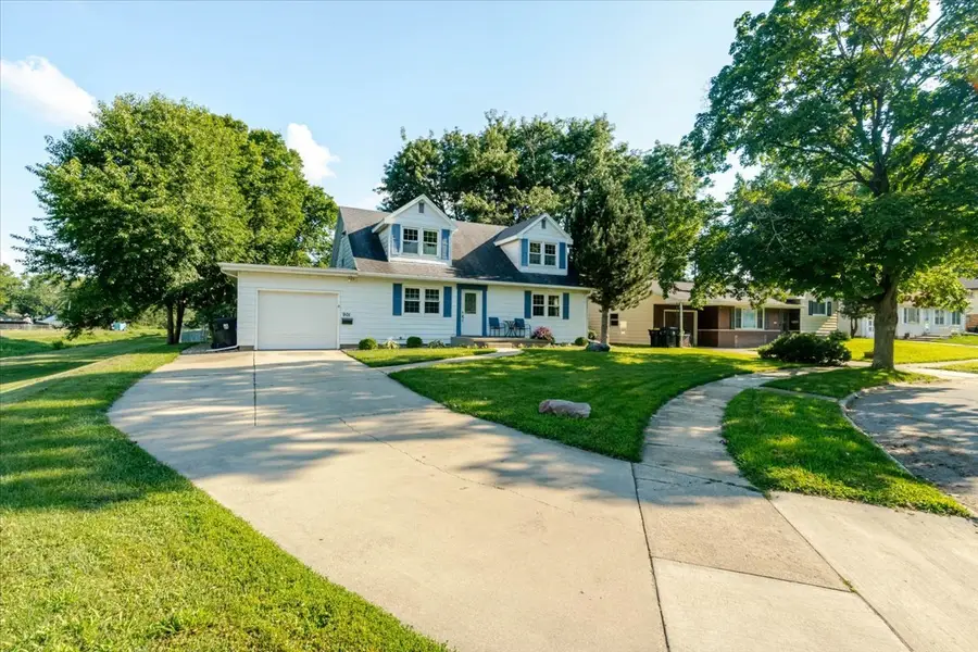 901 Ruston Avenue, Normal, IL 61761 - #2