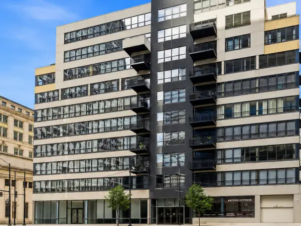 130 S Canal Street #210, Chicago, IL 60606
