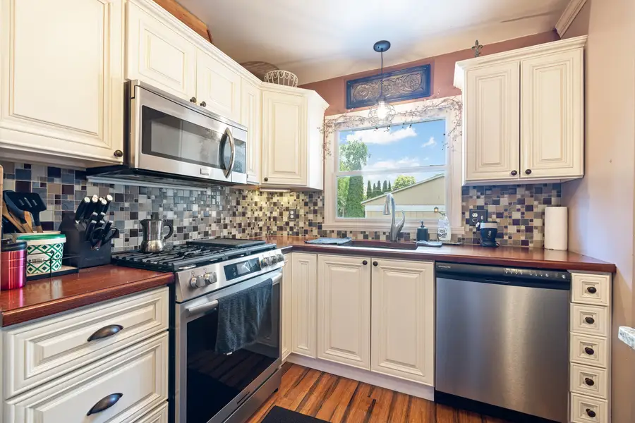 745 Sunbury Road, South Elgin, IL 60177 - #2
