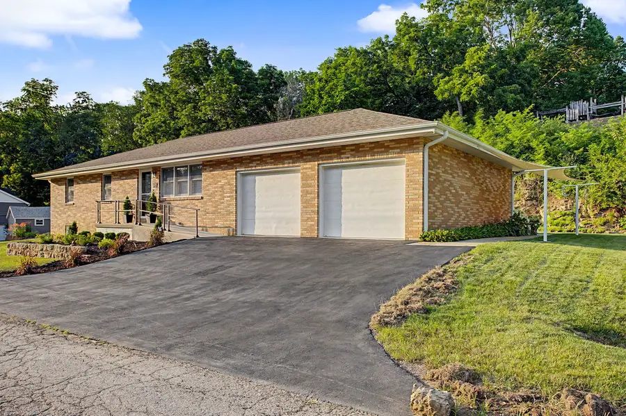 402 Boggess Street, Galena, IL 61036 - #2
