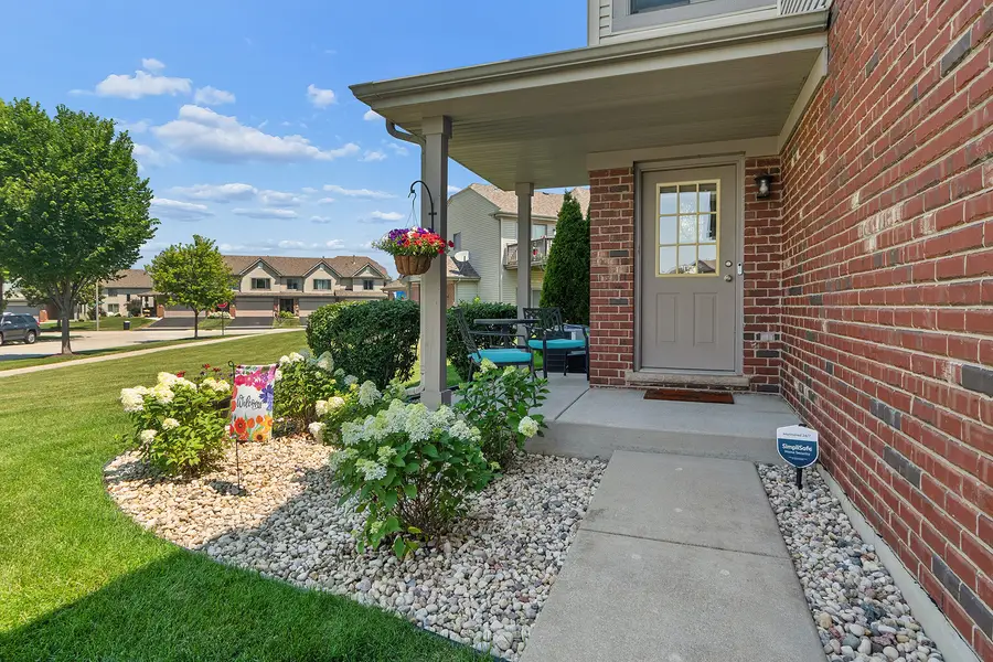 8233 W Chestnut Court, Frankfort, IL 60423 - #2