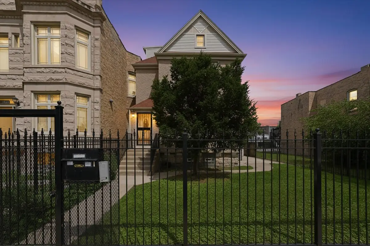 6735 S Eberhart Avenue, Chicago, IL 60637 - #1