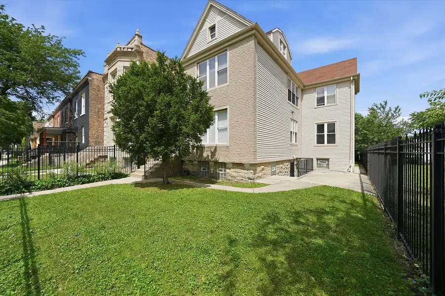 6735 S Eberhart Avenue, Chicago, IL 60637 - #3