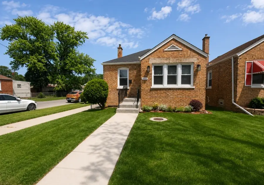 9801 S Drexel Avenue, Chicago, IL 60628 - #2