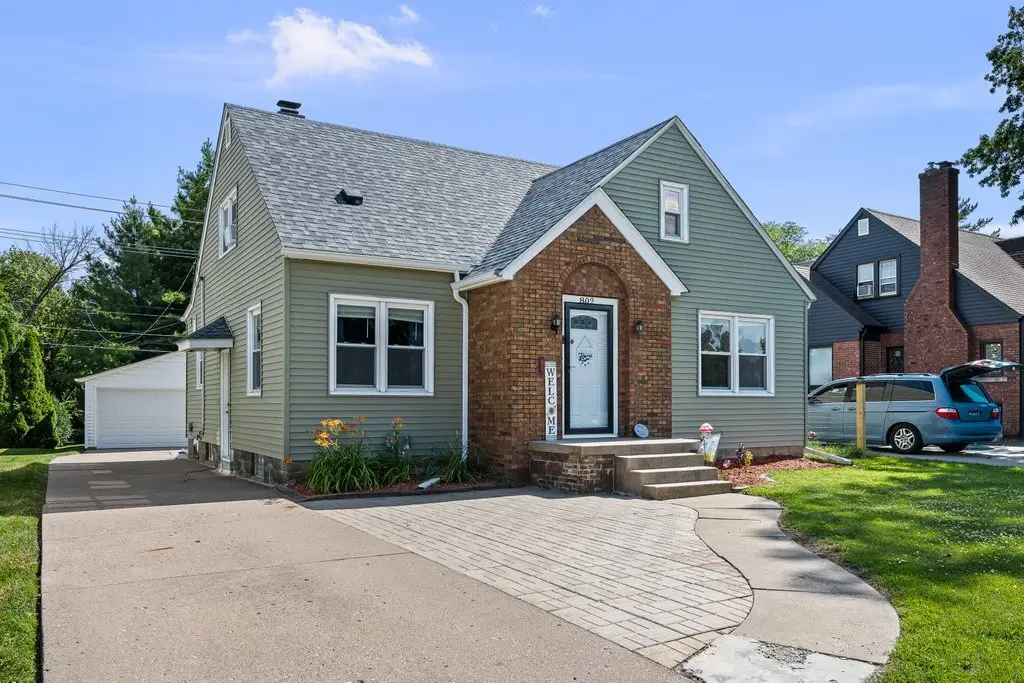 802 27th Avenue, Moline, IL 61265 - #1