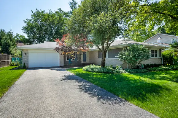 2013 Clover Road, Northbrook, IL 60062