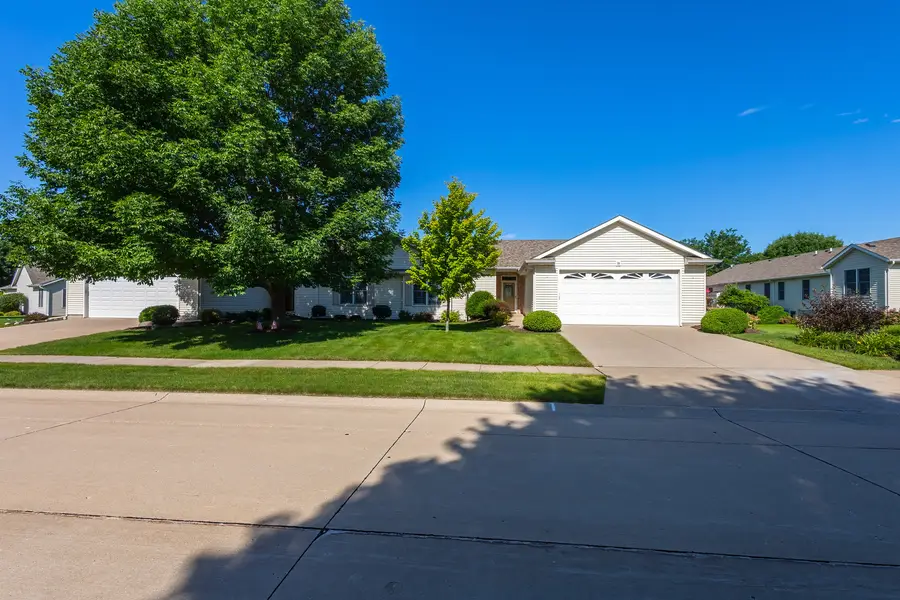 35 Madison Circle, Davenport, IA 52806 - #3