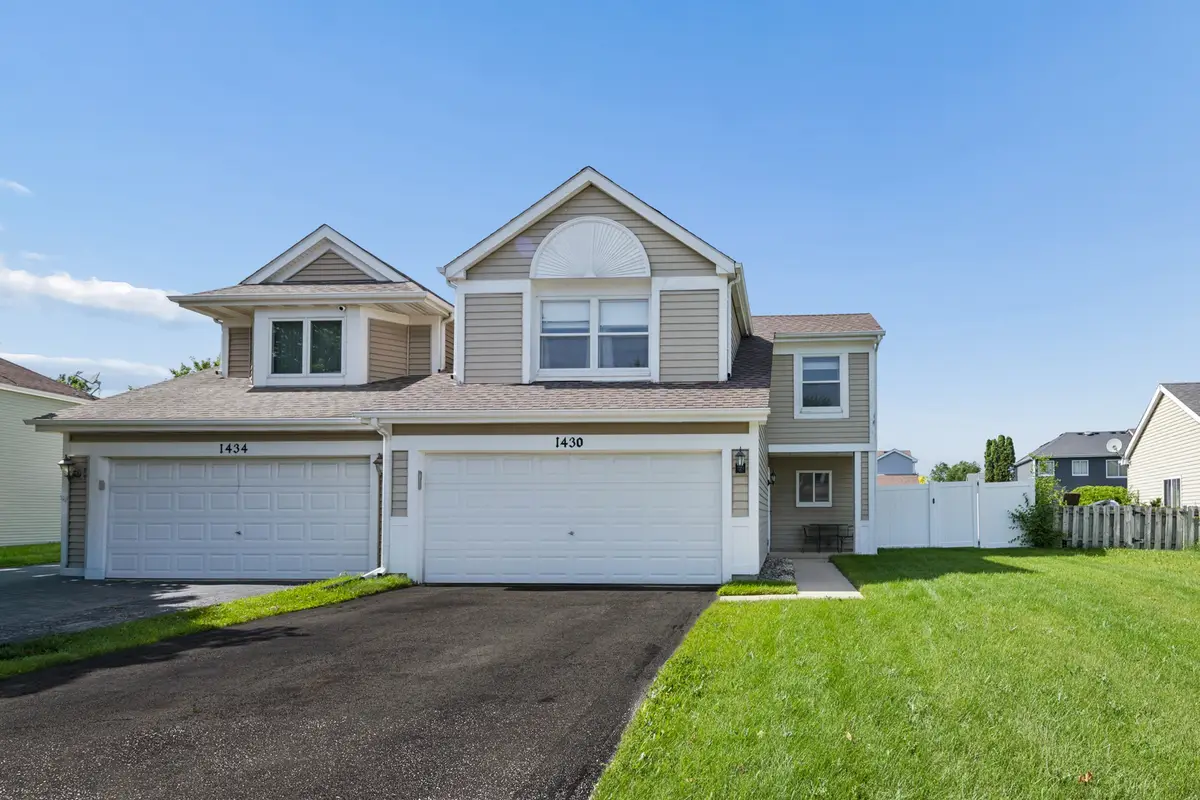 1430 S Pembroke Drive, South Elgin, IL 60177 - #1
