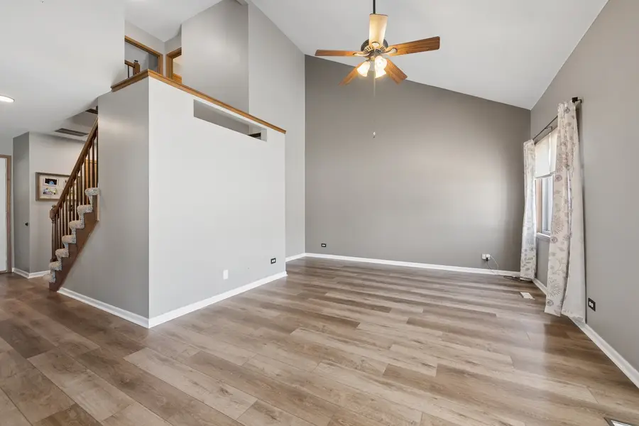 1430 S Pembroke Drive, South Elgin, IL 60177 - #3