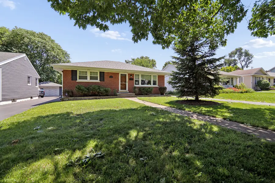 29 N Summit Avenue, Villa Park, IL 60181 - #2