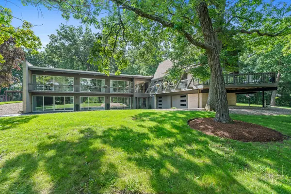 431 Maplewood Drive, Barrington, IL 60010