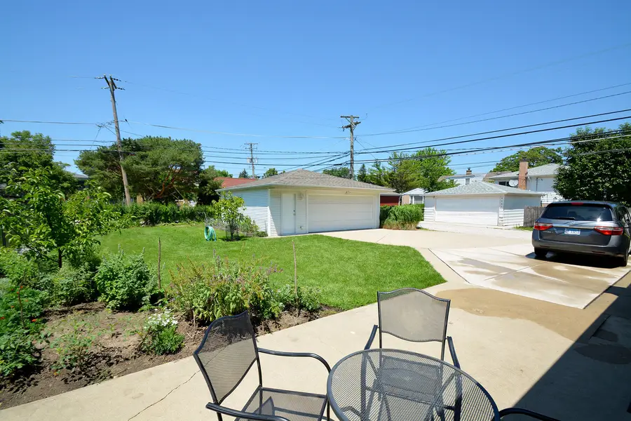 7542 Lowell Avenue, Skokie, IL 60076 - #2