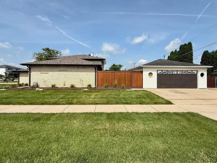 5400 138th Street, Crestwood, IL 60418 - #3