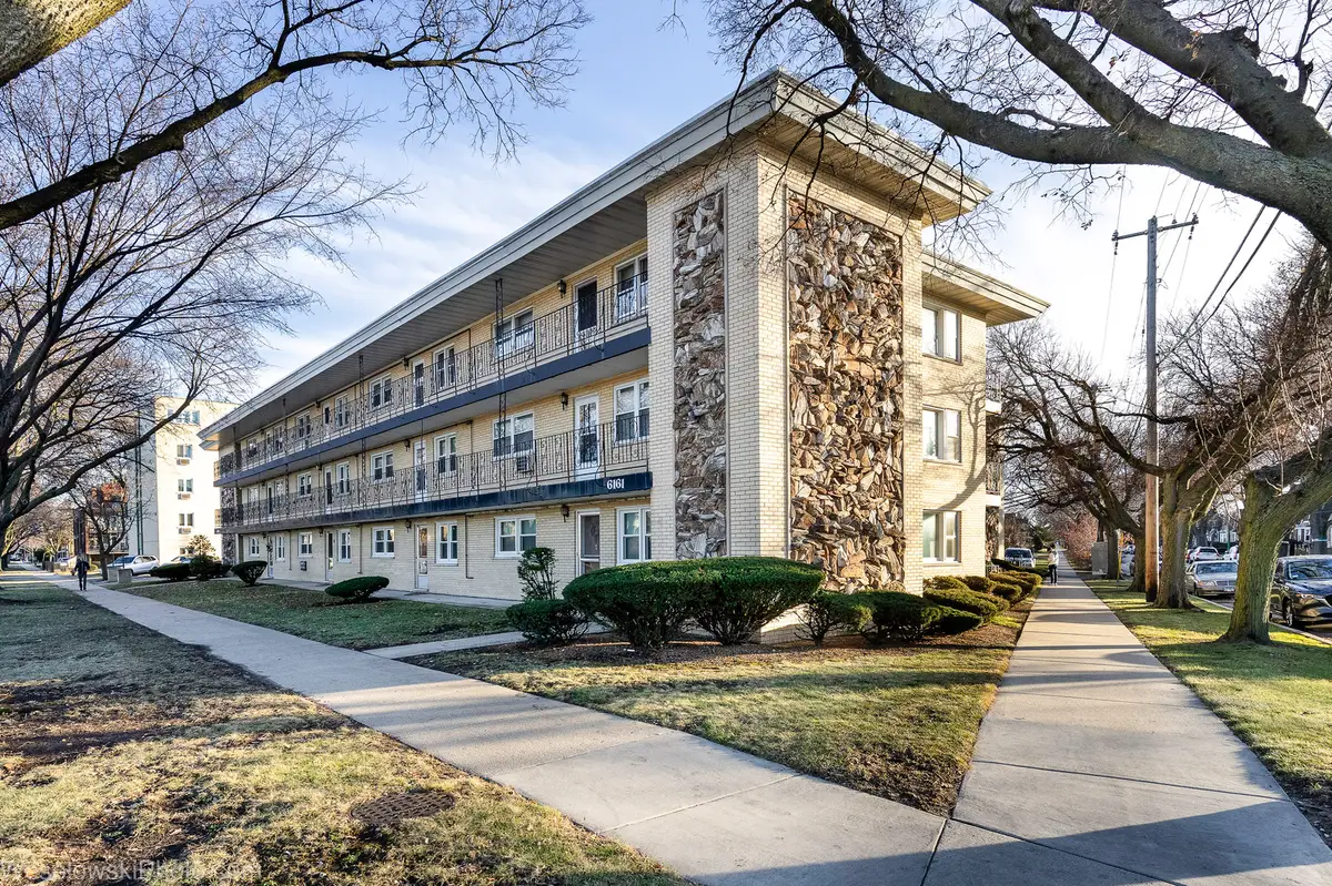 6161 W Higgins Avenue #8, Chicago, IL 60630 - #1