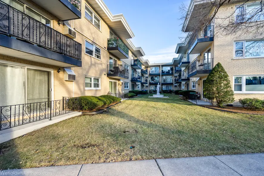 6161 W Higgins Avenue #8, Chicago, IL 60630 - #2