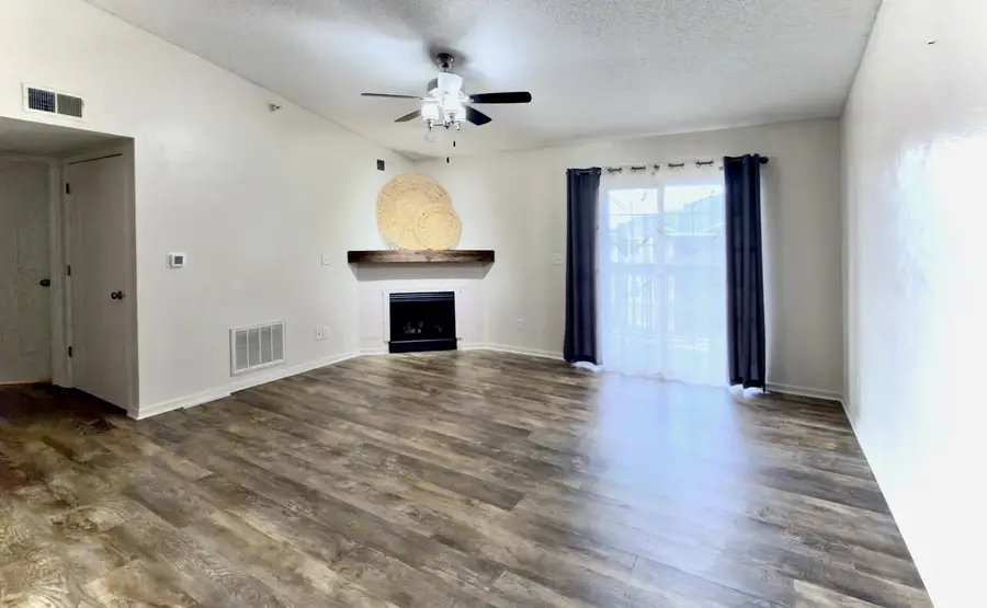 3215 S 16th Avenue #302, Eldridge, IA 52748 - #3