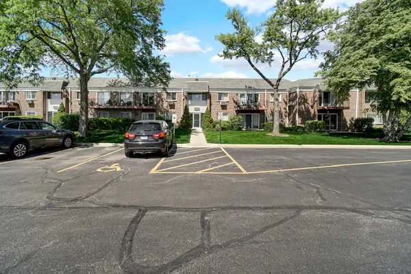 10369 Dearlove Road #1F, Glenview, IL 60025