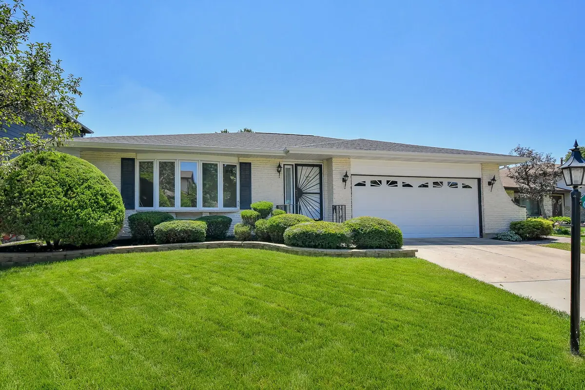 1071 Robey Avenue, Downers Grove, IL 60516 - #1