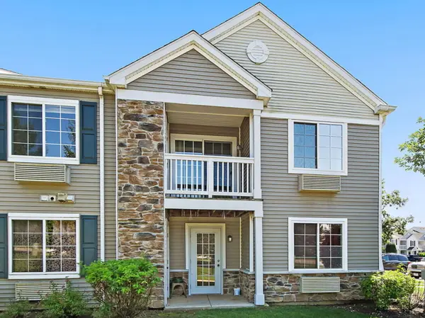 131 Silverstone Drive #4, Carpentersville, IL 60110