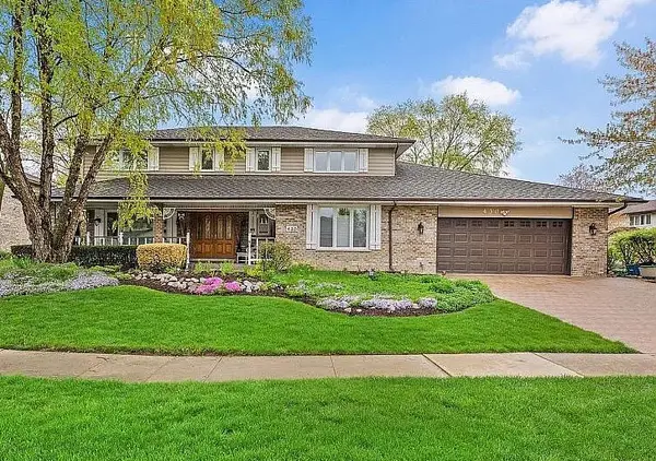 430 Waterford Drive, Willowbrook, IL 60527