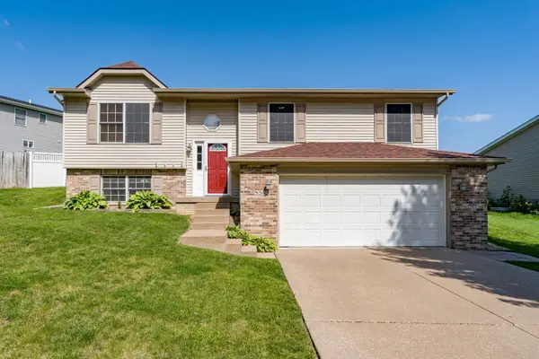 5343 Hillandale Road, Davenport, IA 52806