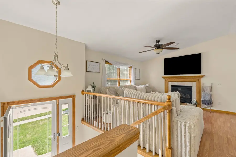 5343 Hillandale Road, Davenport, IA 52806 - #3