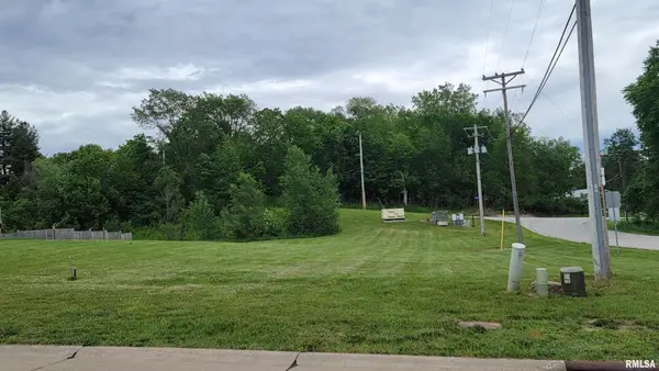 1815 E 6th Street A, Coal Valley, IL 61240