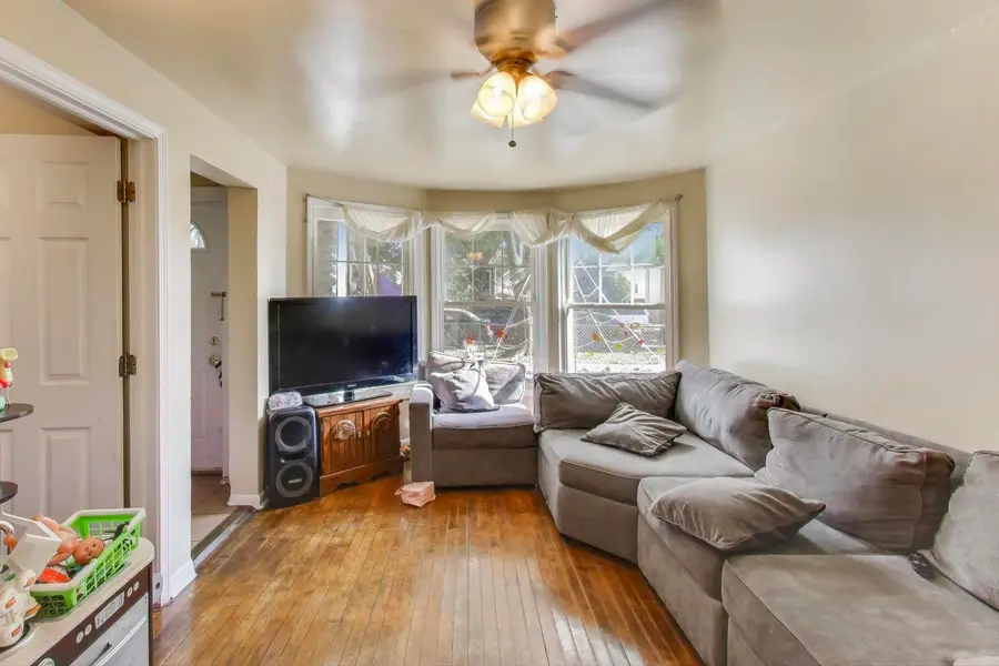 4322 N Monticello Avenue, Chicago, IL 60618 - #3