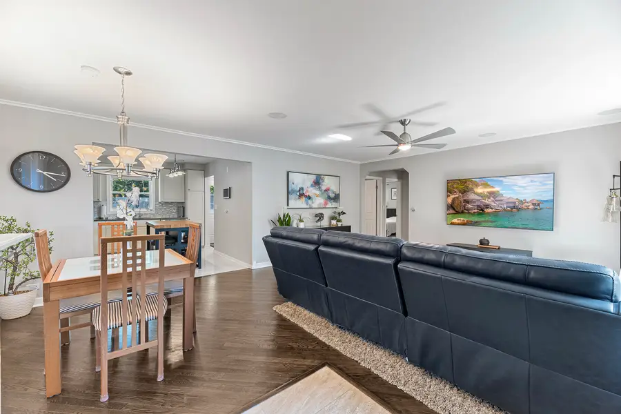 9 N Waverly Place, Mount Prospect, IL 60056 - #3