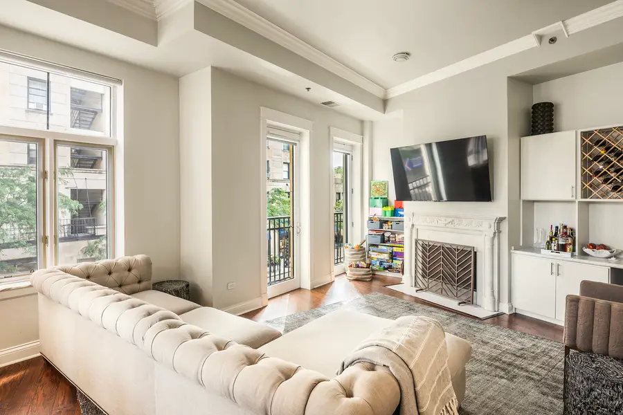 2042 N Clark Street #2N, Chicago, IL 60614 - #3