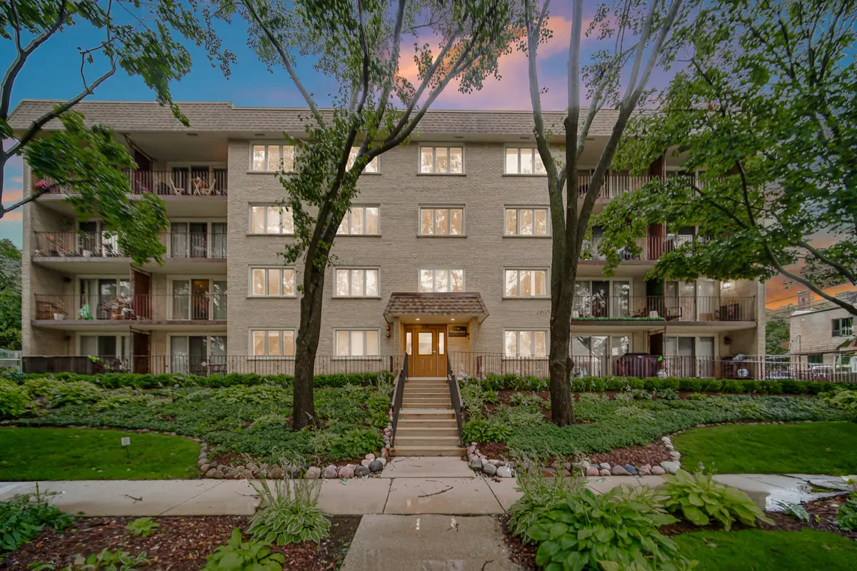 225 E Wing Street #302, Arlington Heights, IL 60004 - #1