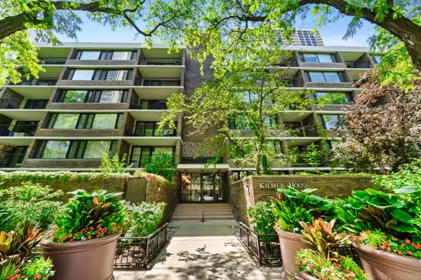 1555 N Sandburg Terrace #315K, Chicago, IL 60610