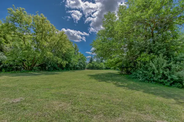 85 Bender Road, Des Plaines, IL 60016