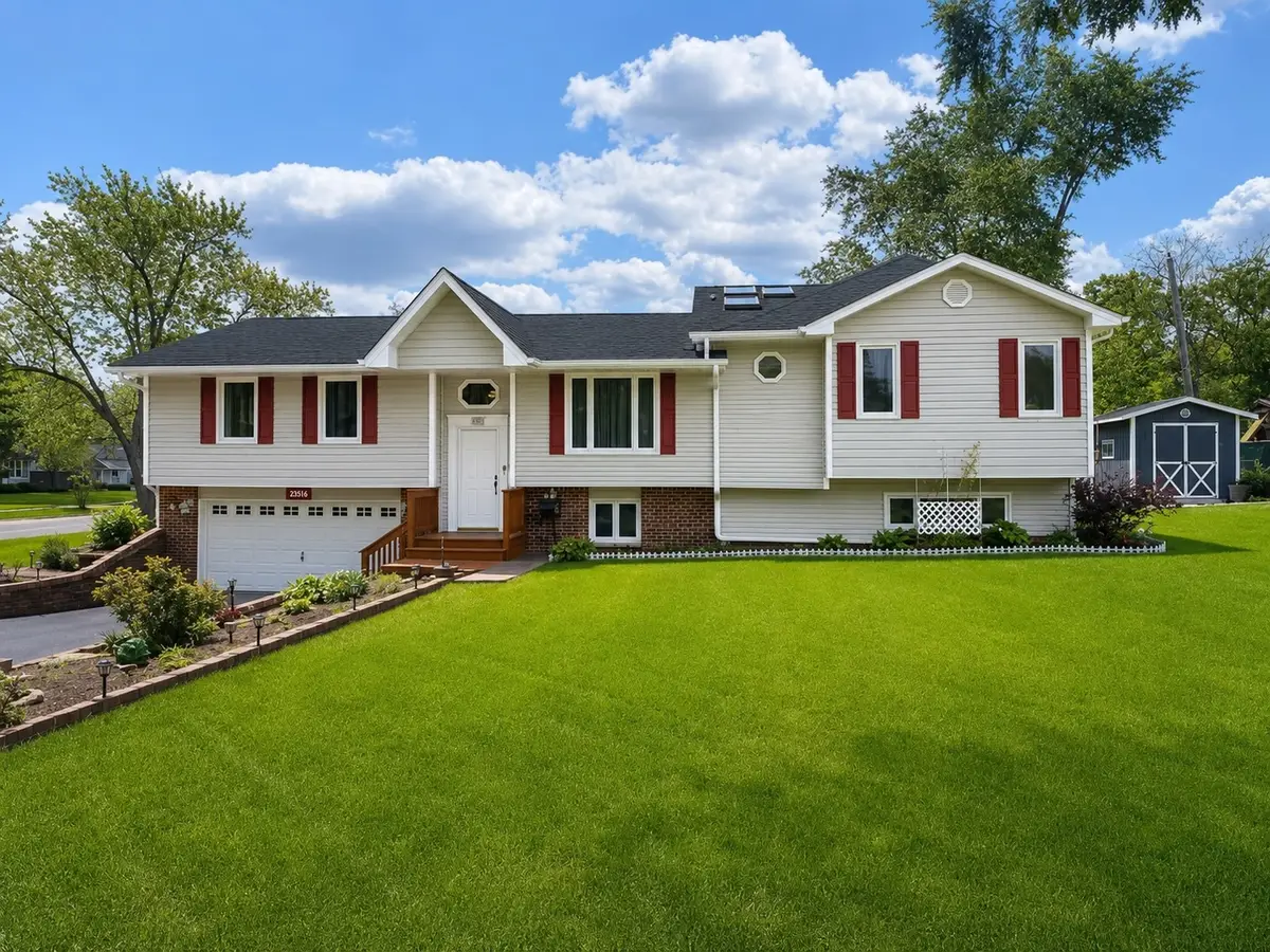 110 Oakwood Lane, Bartlett, IL 60103 - #1