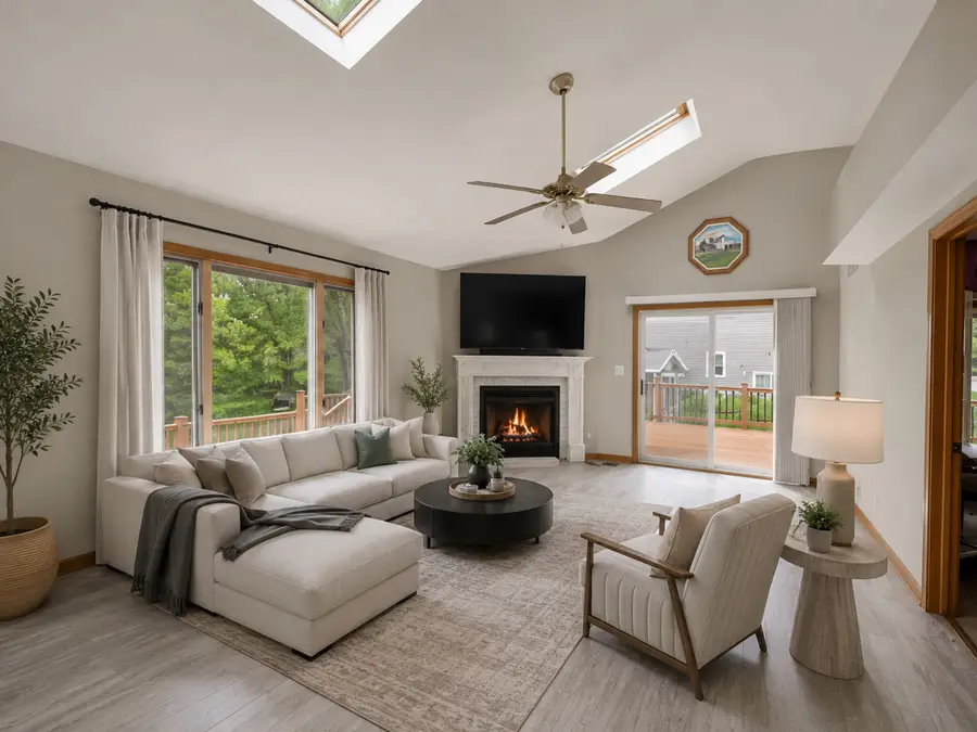 110 Oakwood Lane, Bartlett, IL 60103 - #3